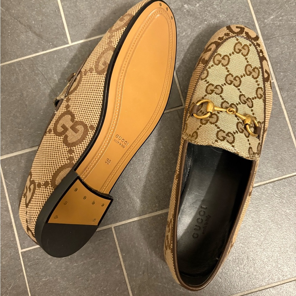 Gucci Women's Brown Loafers with Gold Accents - Picture 2 of 3